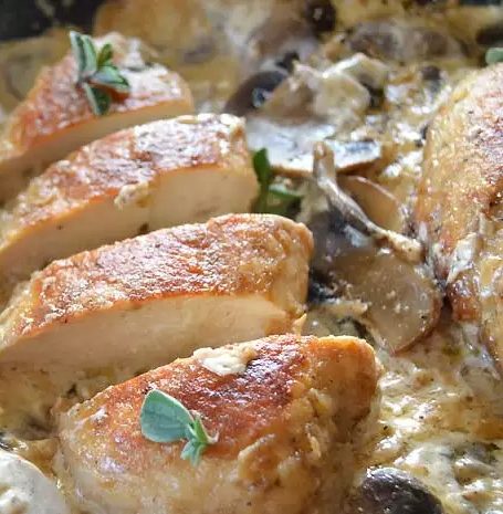 Blancs de Poulet aux Champignons et à la Moutarde